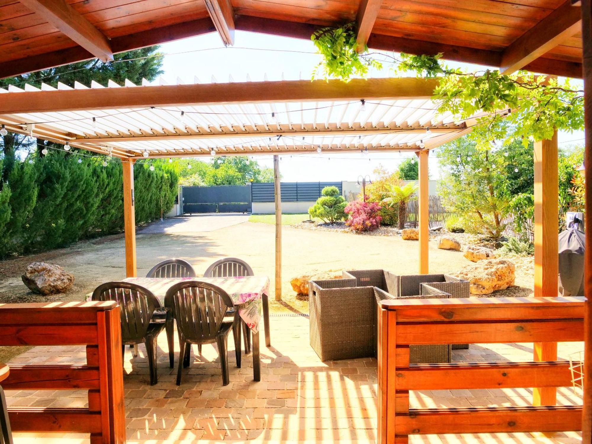 Cottage Avec Piscine Au Coeur Du Saumur Champigny Souzay-Champigny Exterior photo